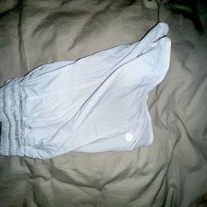 white 4inch hotty hots lululemon